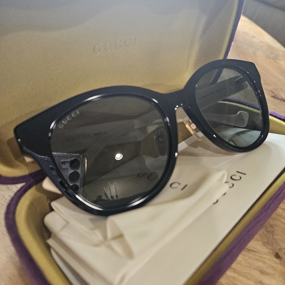 New GUCCI Full Inclusion Sunglasses - Picture 11 of 12